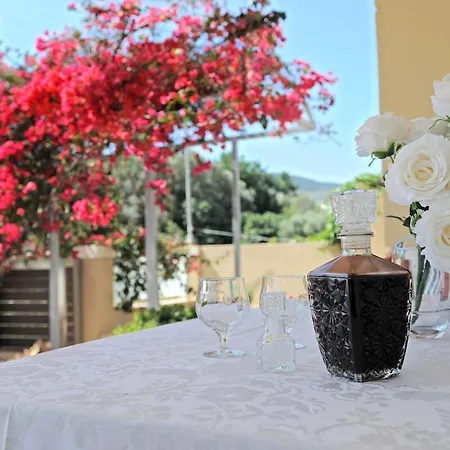 Katia's House 아파트 Ampavris